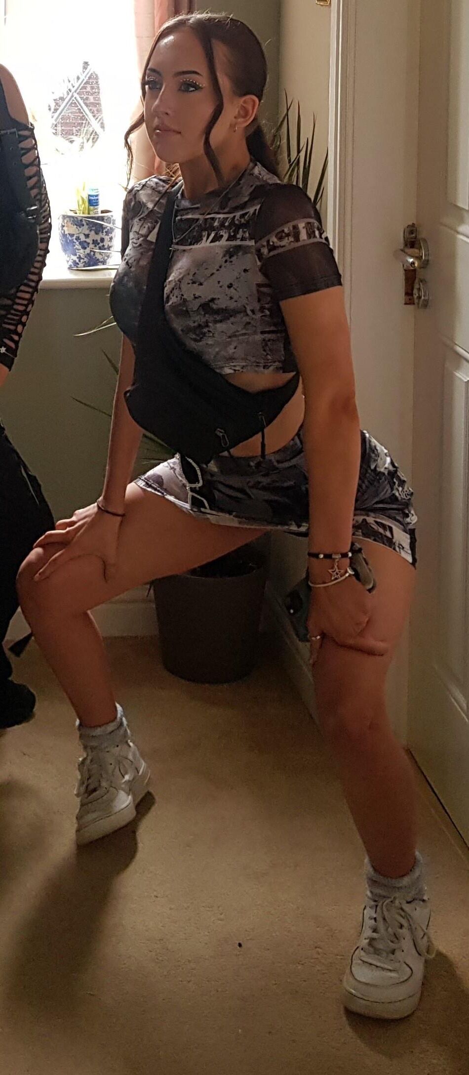 Miah perfurou o britânico tight chav adolescente vadia sexualizada! 
