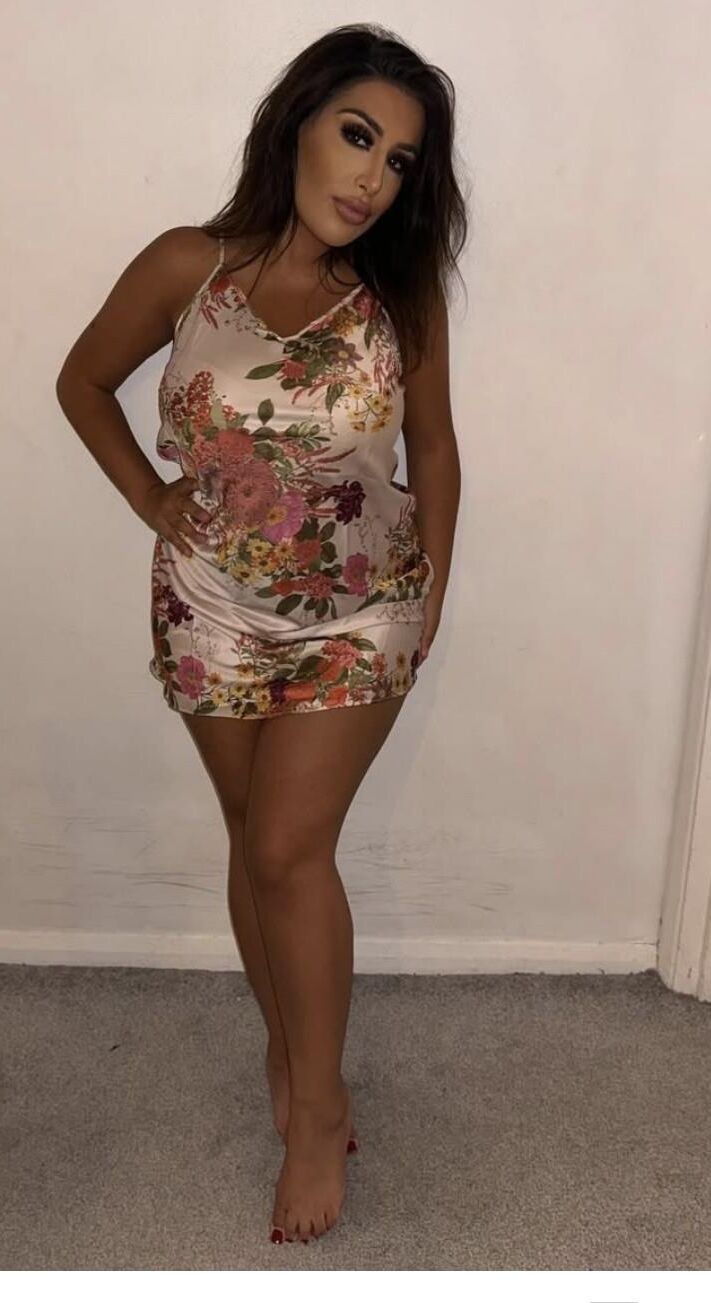 Hattie UK British Slut Non Nude