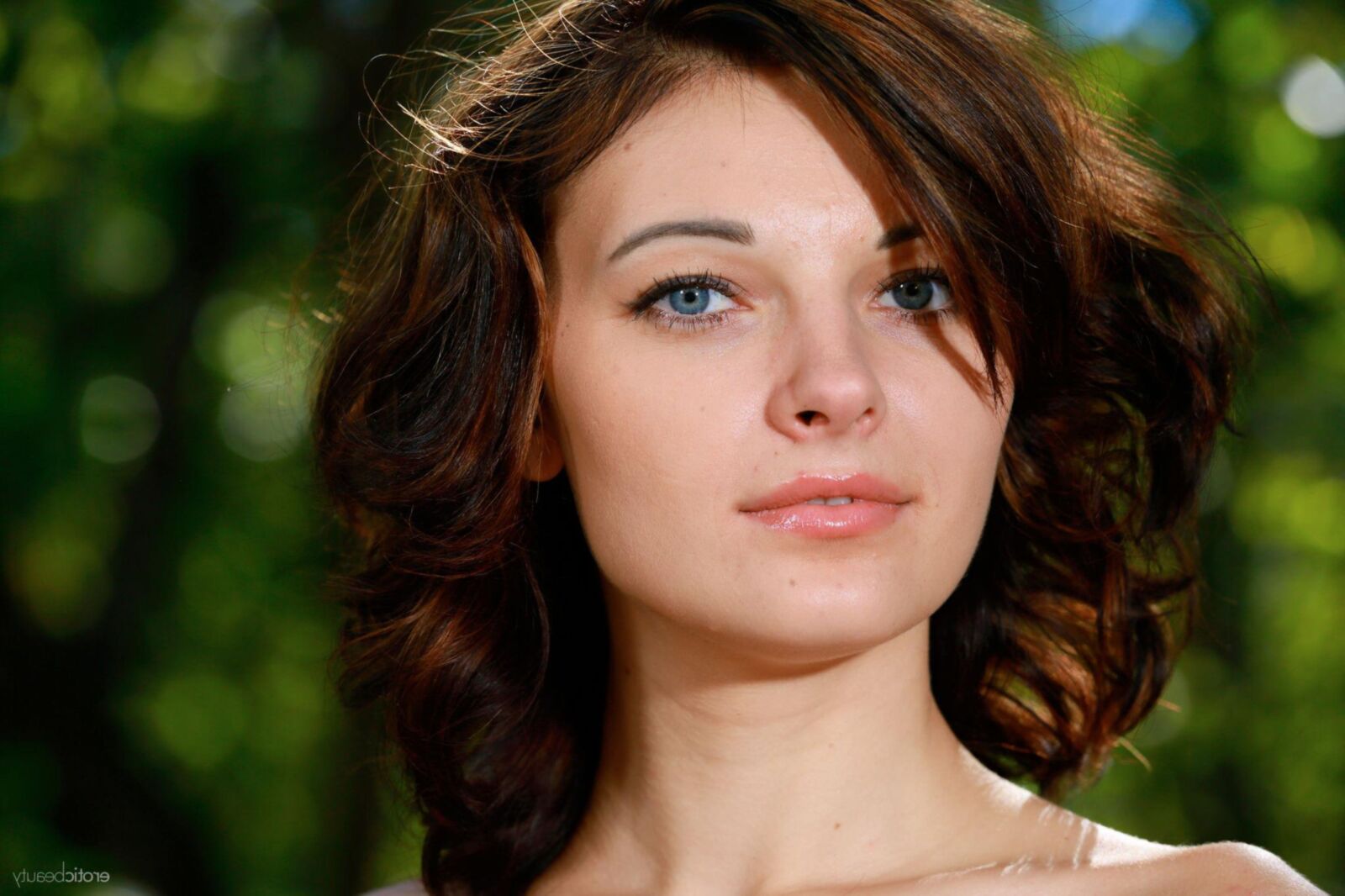 EB_ _PRESENTING FLORINA FLORINA by ALEX MATISS_dda_me
