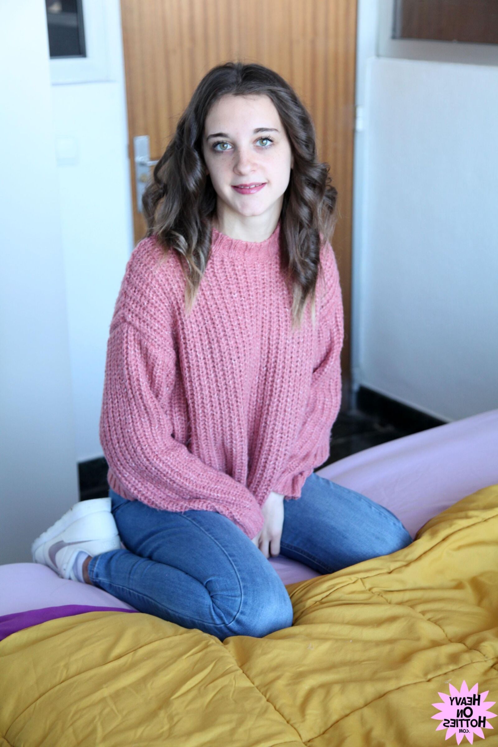 heavyonhotties.com_ set _anita teen_l