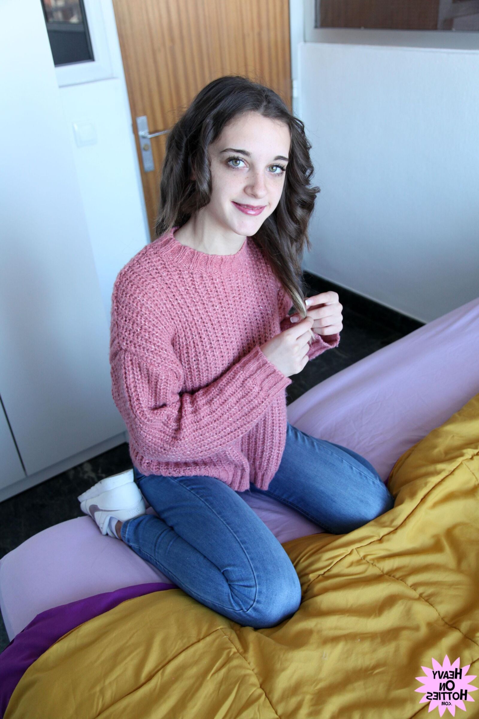heavyonhotties.com_ set _anita teen_l