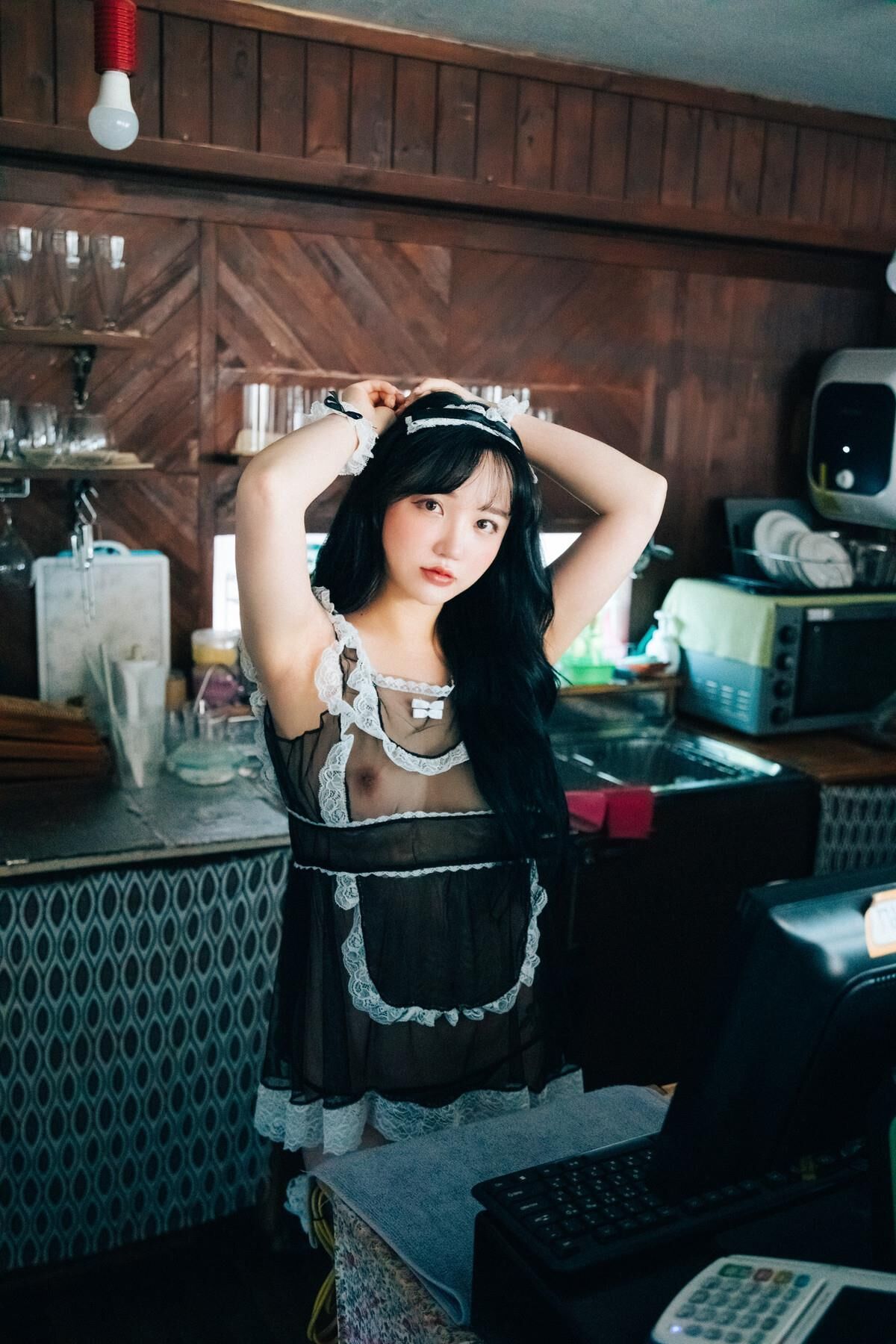 Son Yeeun Loozy Fetish Cafe