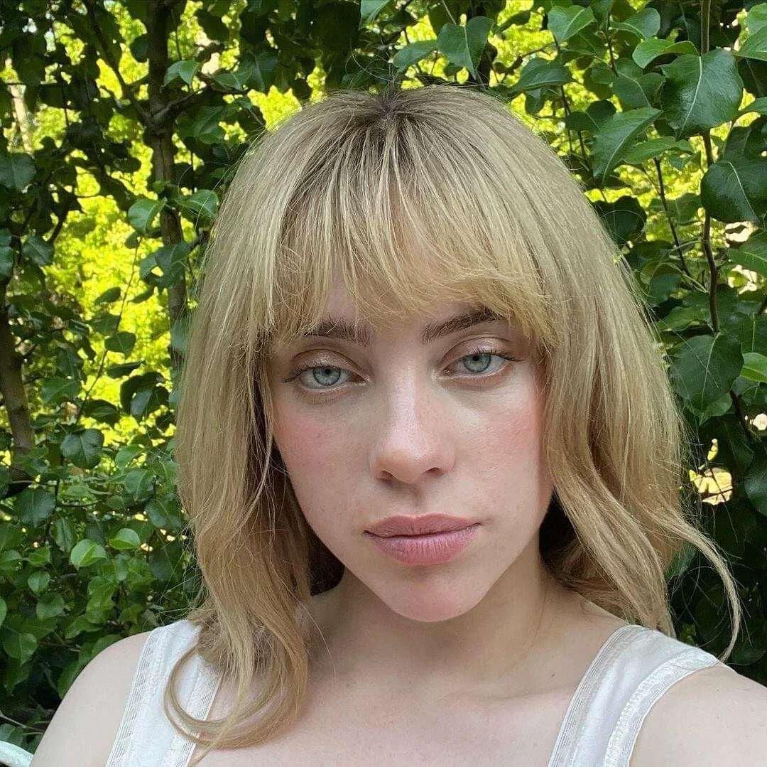 Billie Eilish tão sexy