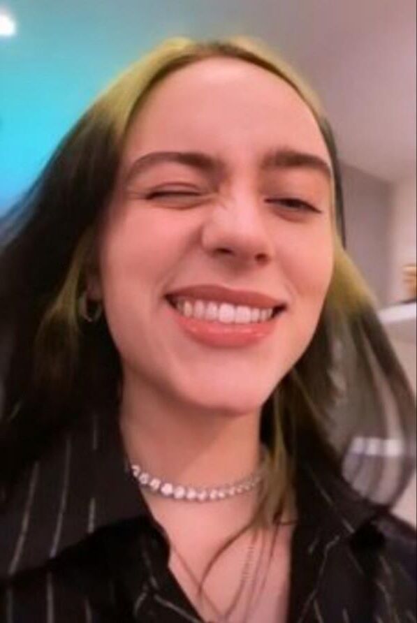 Billie Eilish tão sexy