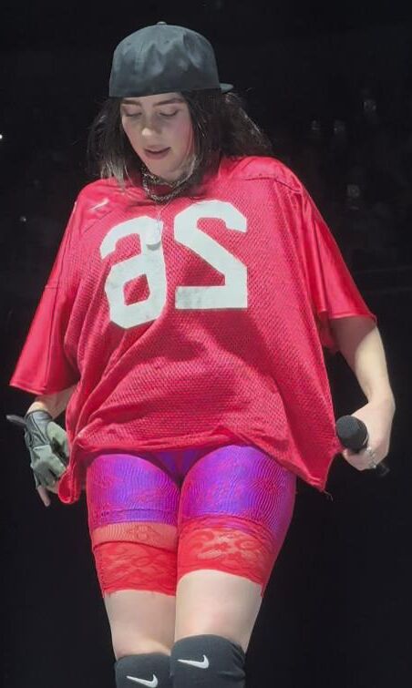 Billie Eilish tão sexy