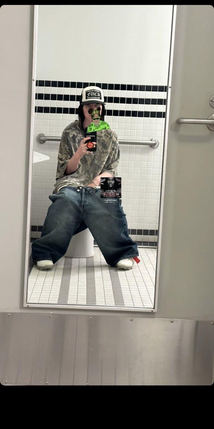 Billie Eilish tão sexy