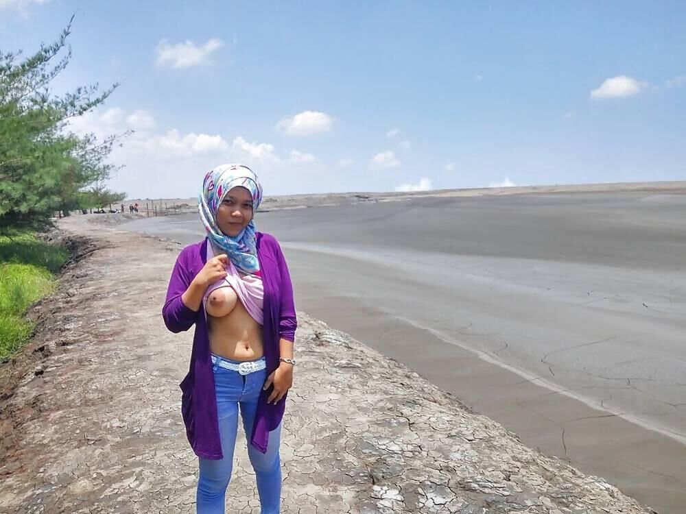 Hijab asiático de topless e nus (mix)