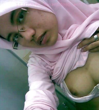 Hijab asiático de topless (mix)