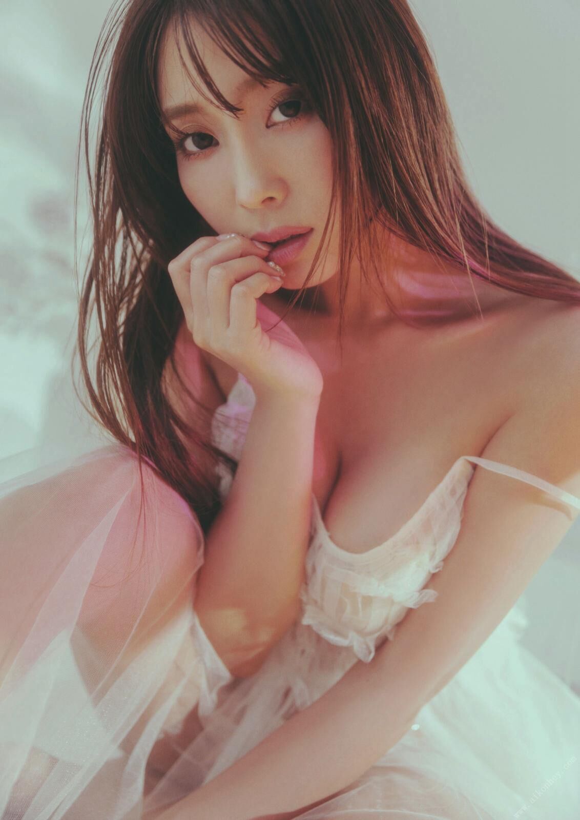 Tomomi Morisaki Love Art