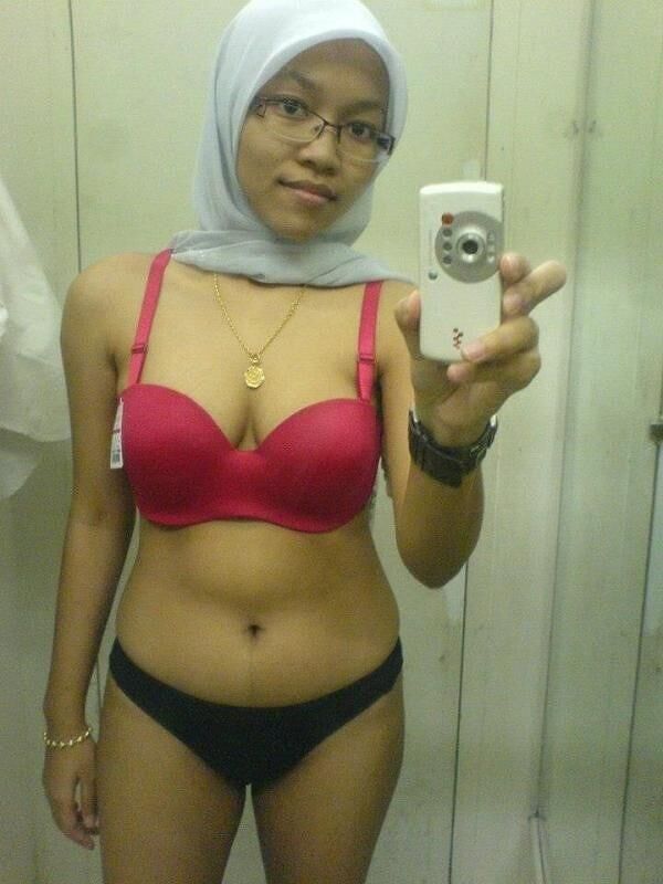Hijab asiático de topless e nus (mix)