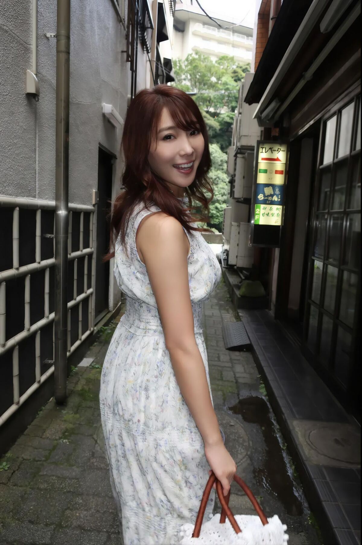 Tomomi Morisaki Reunião secreta no dia secreto da primavera