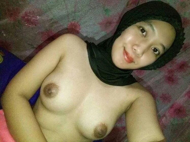 Hijab asiático de topless e nus (mix)