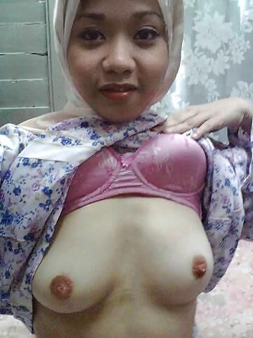 Hijab asiático de topless (mix)