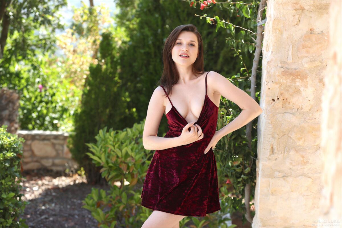 AMELIA VELVET Touch
