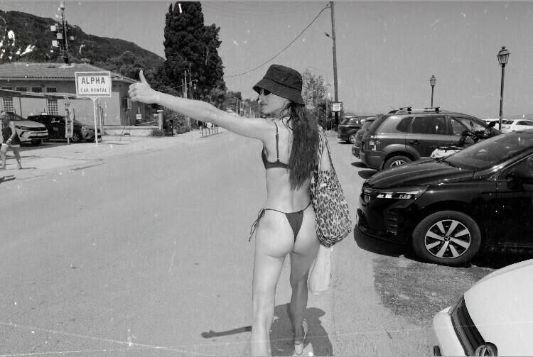 Crystal Reed é quente
