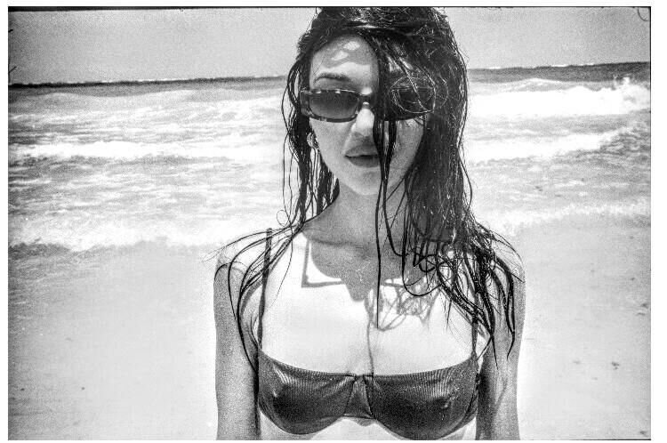 Crystal Reed é quente