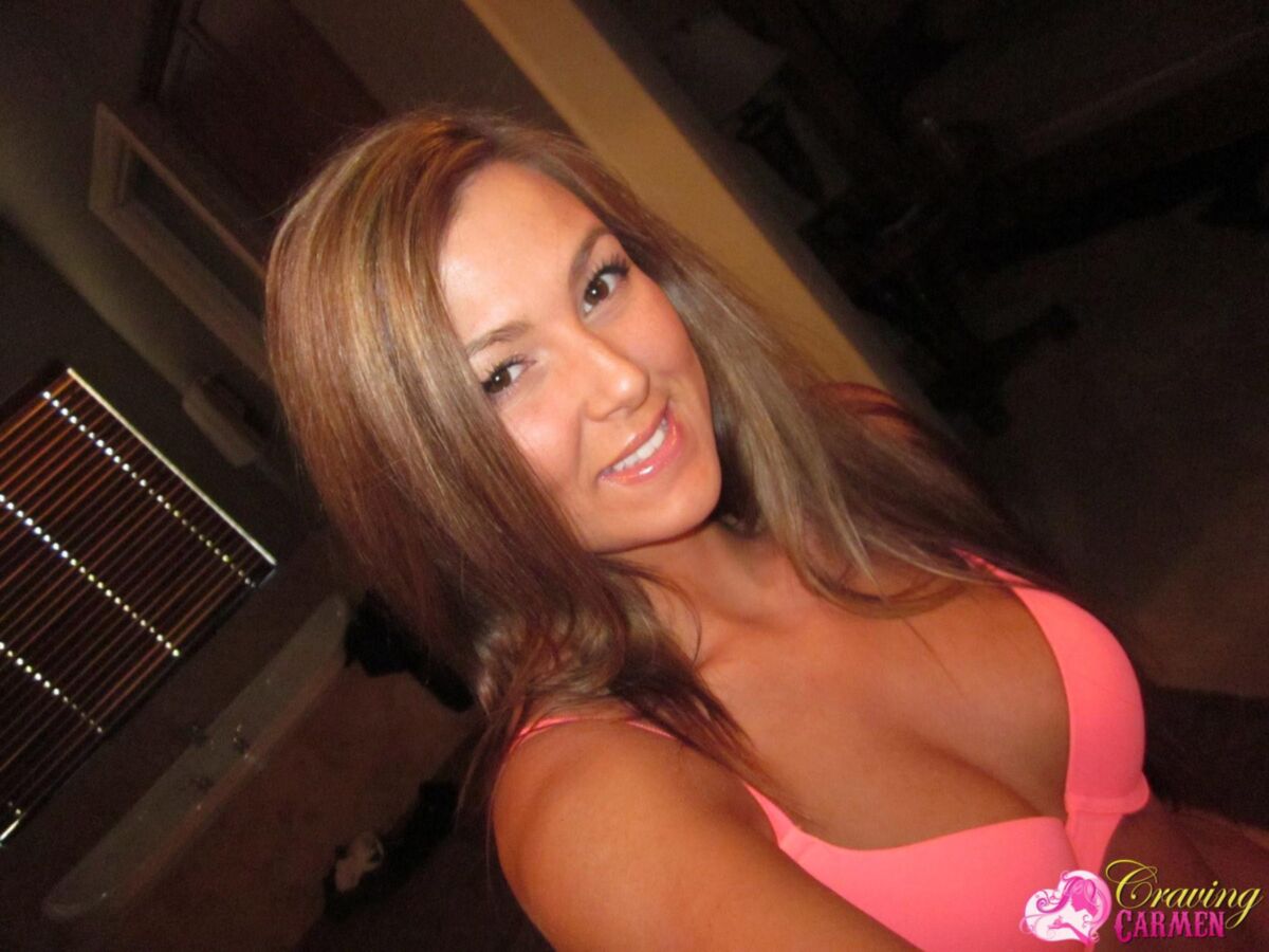 Carmen Pink Candids