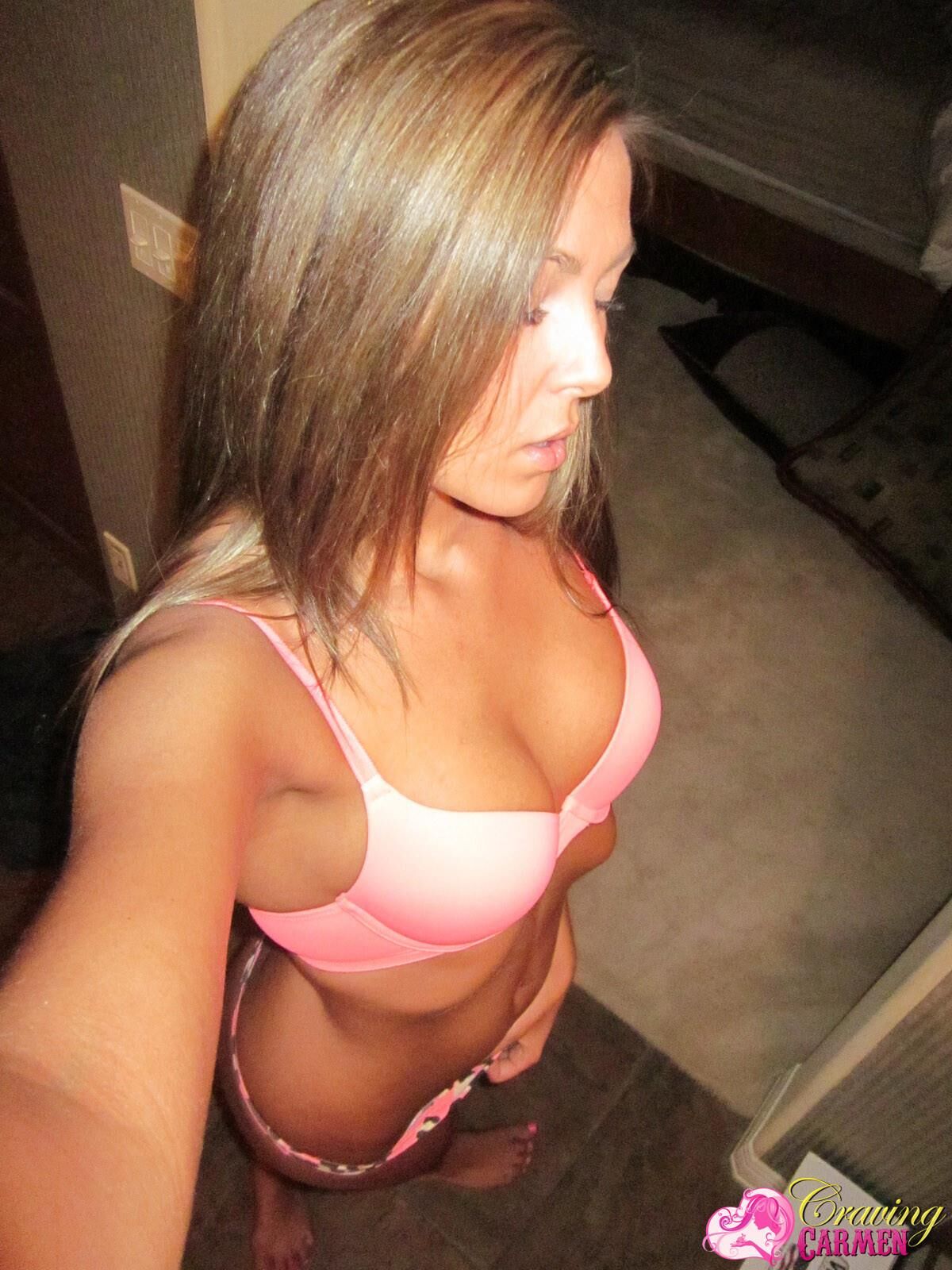 Carmen Pink Candids