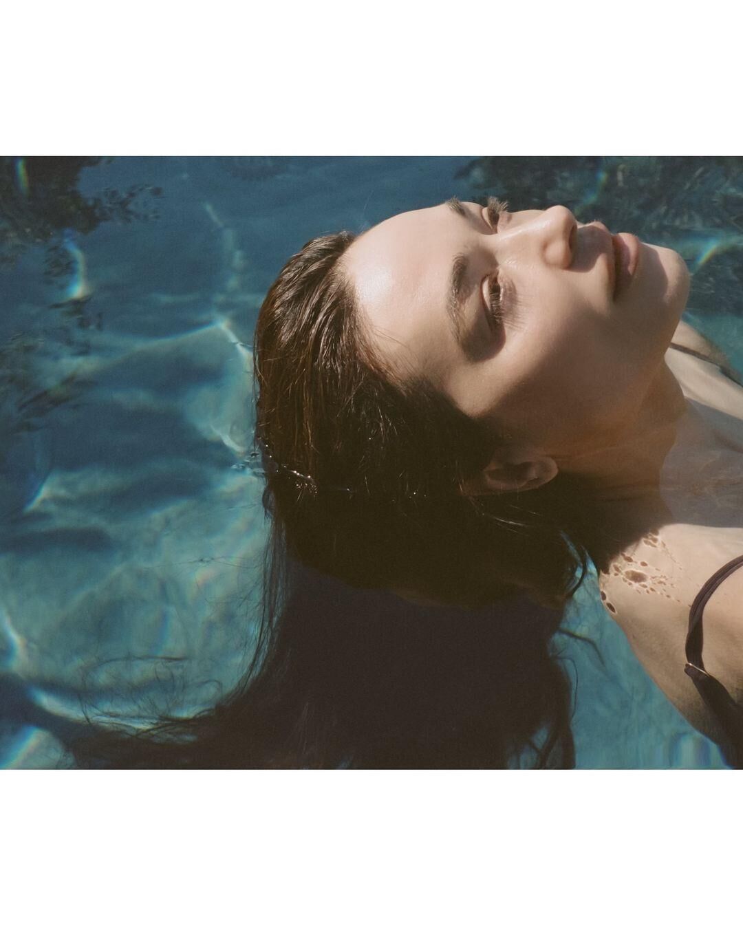 Crystal Reed é quente