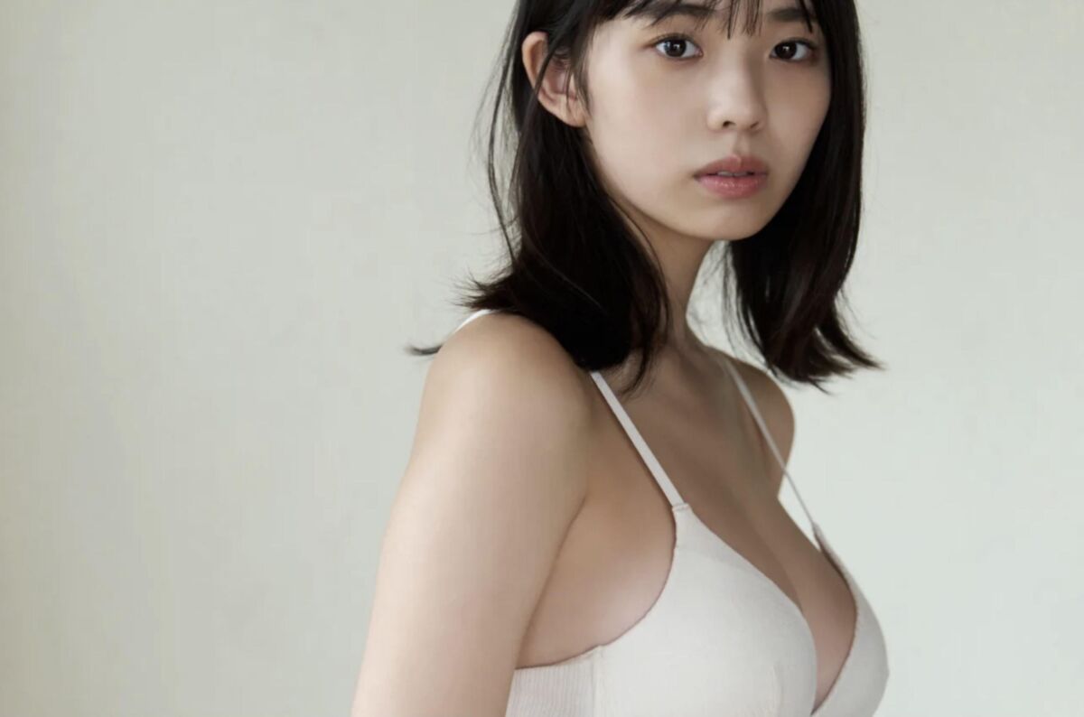 Kikuchi Himena Monthly Girl 