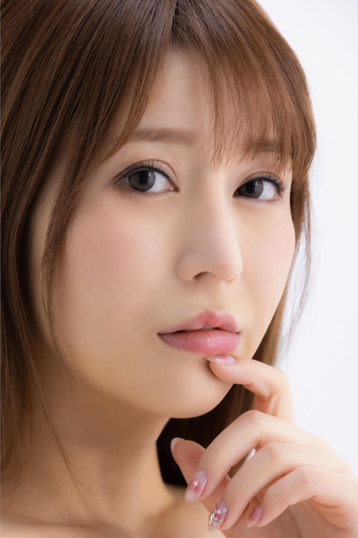 Kurumi Momose Absolute Super Natural Pose split