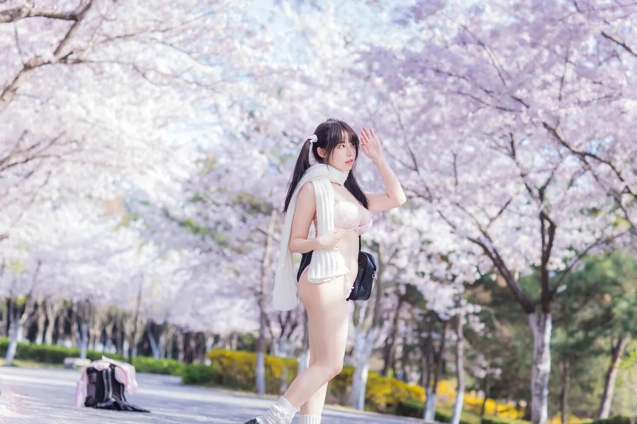 Six Flavors Emperor Sauce Sakura Girlfriend