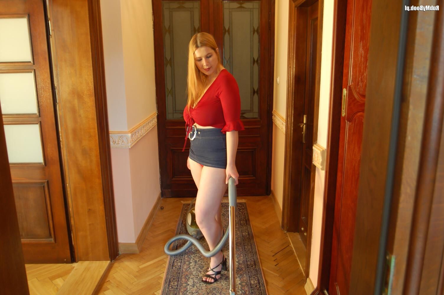 Terry Nova Red Vacuum