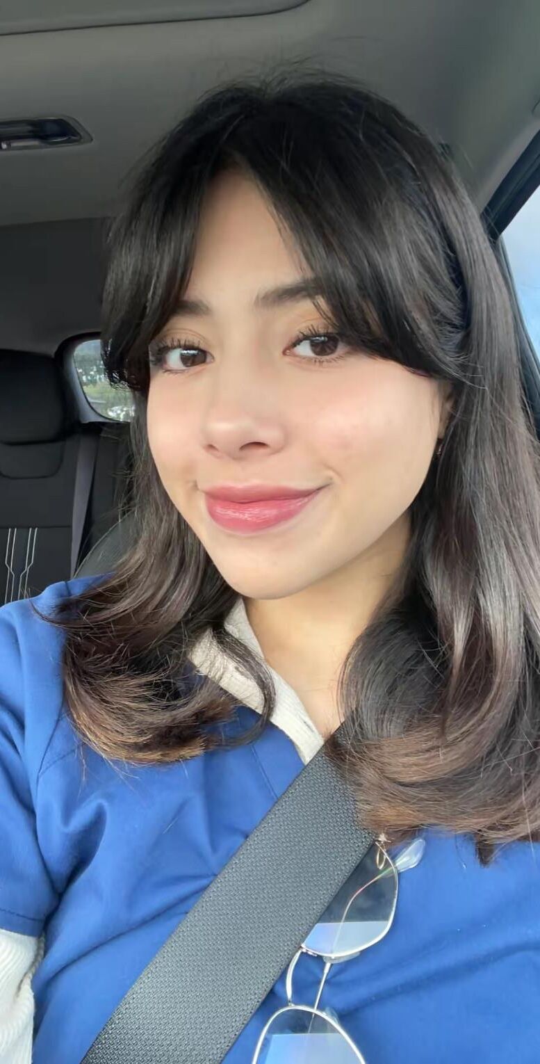 Carolina Latina Nurse W Solas bonitas