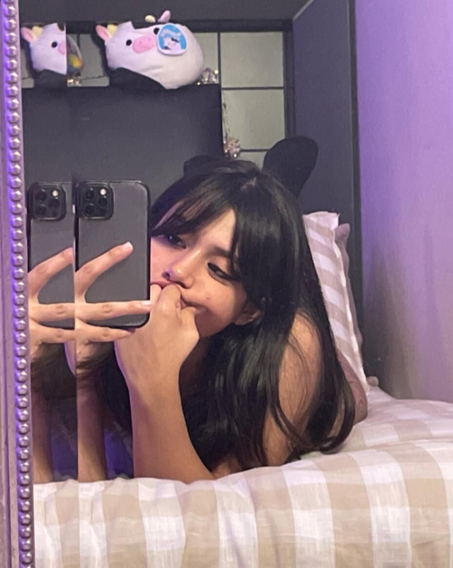 Carolina Latina Nurse W Solas bonitas
