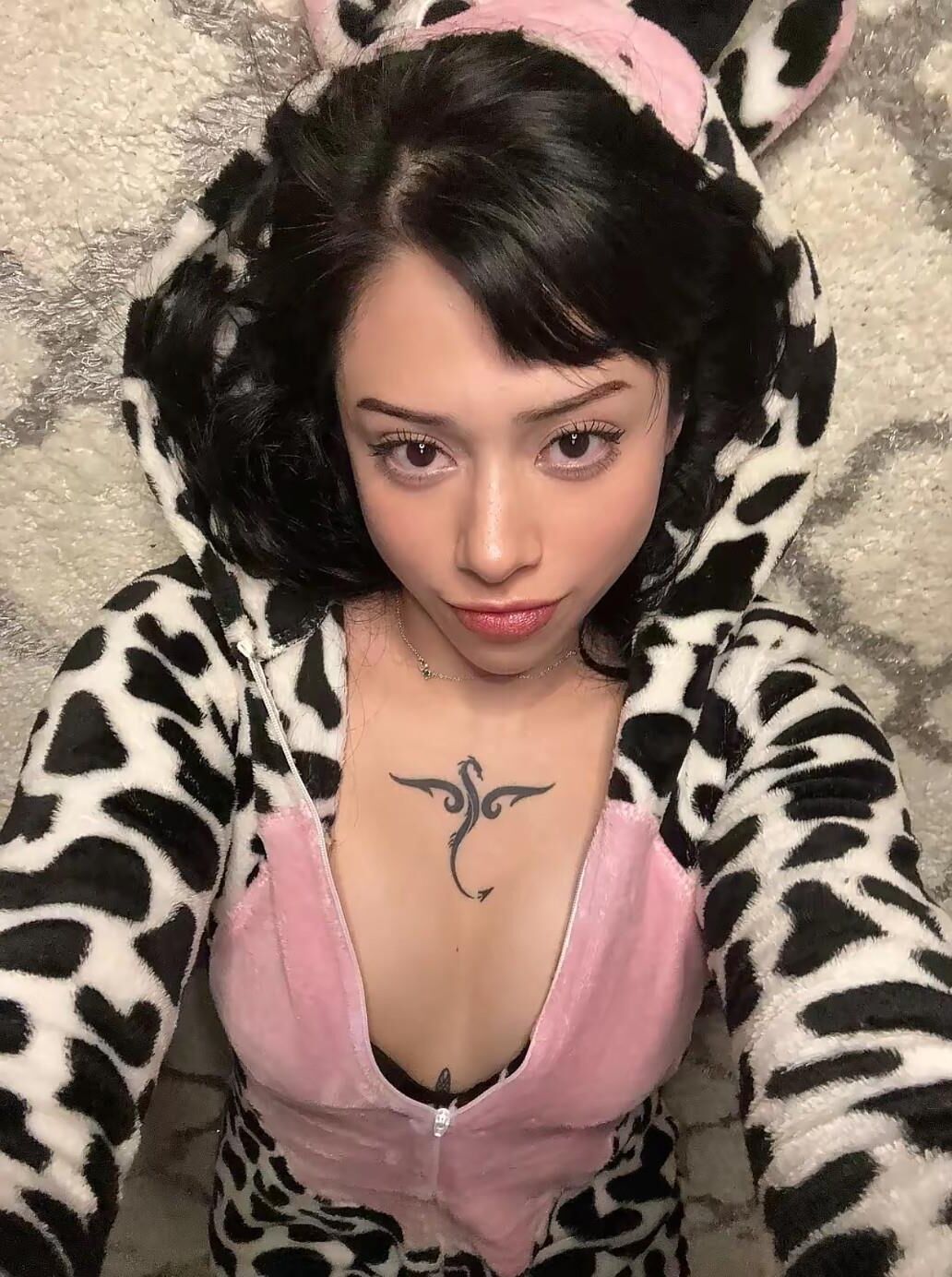 Carolina Latina Nurse W Solas bonitas