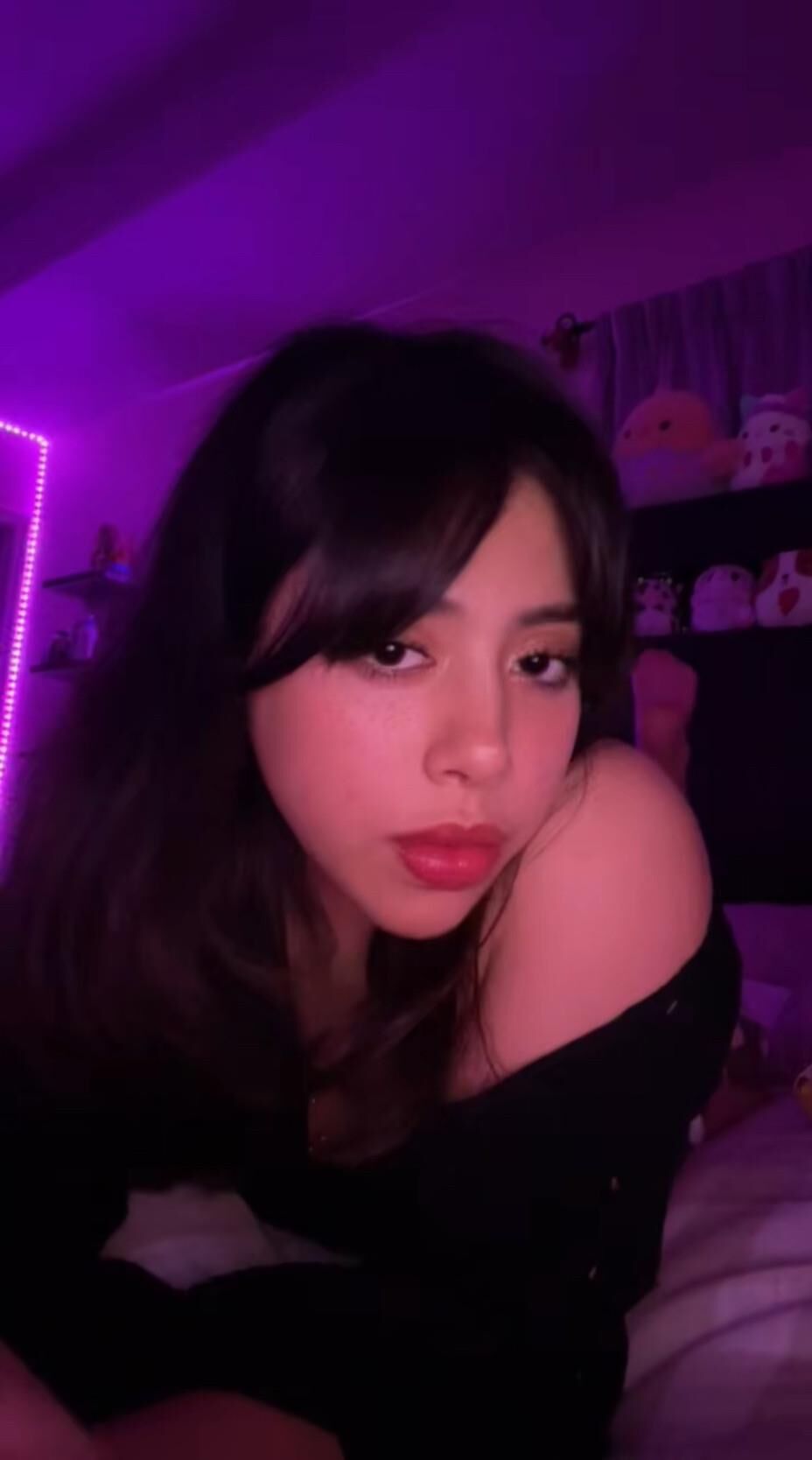 Carolina Latina Nurse W Solas bonitas