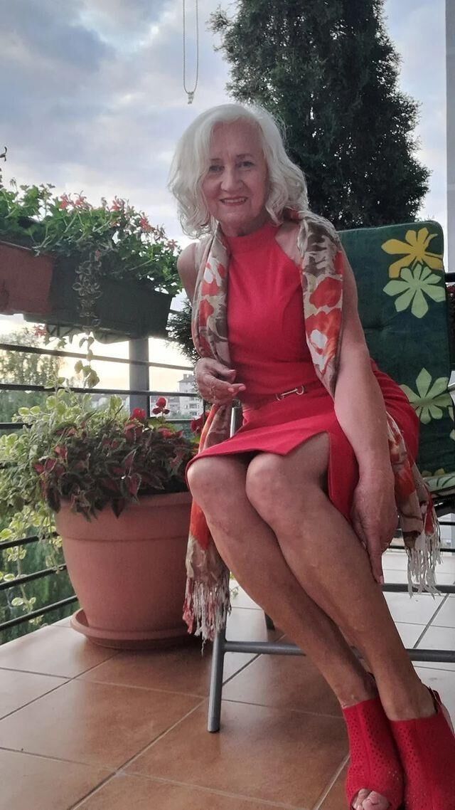 No desnudo madura y abuela