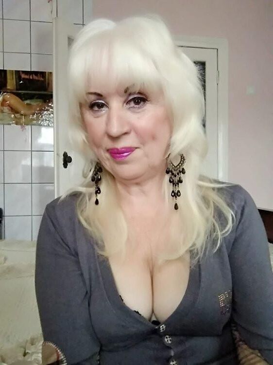 Não nude amadurece e Grannie