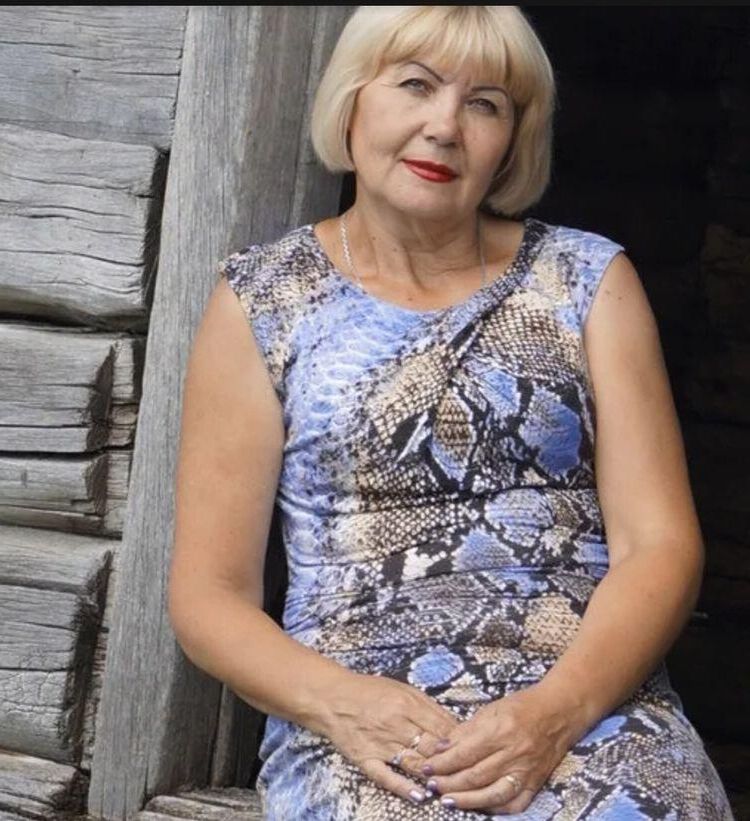 Não nude amadurece e Grannie