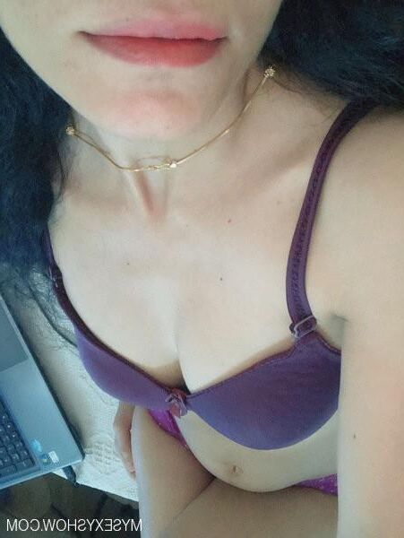 Аалия на mysexyshow.com
