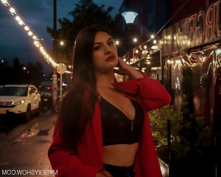 abril_foxxx_squirt at MySexyShow.com