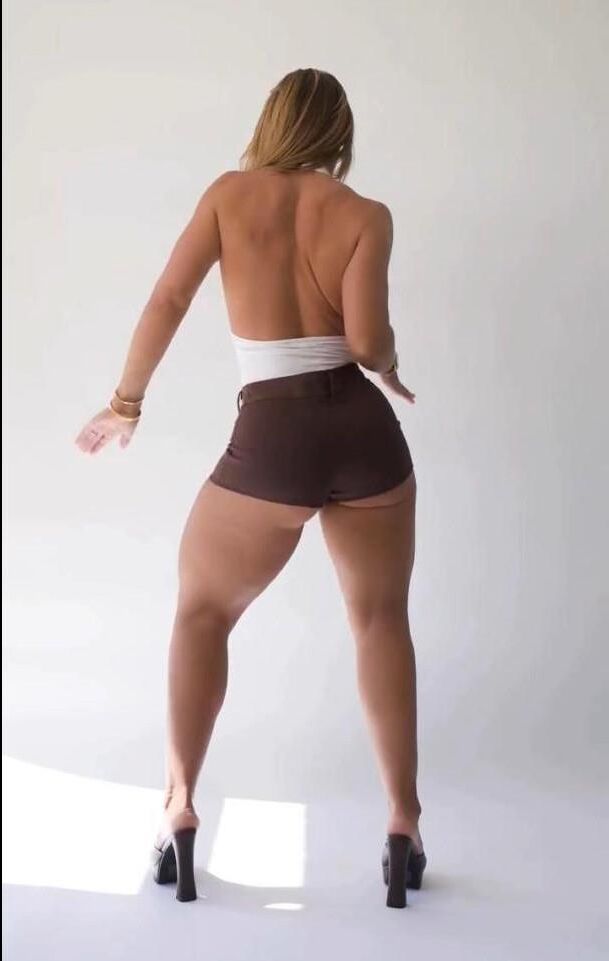 Milf thighs I cum to