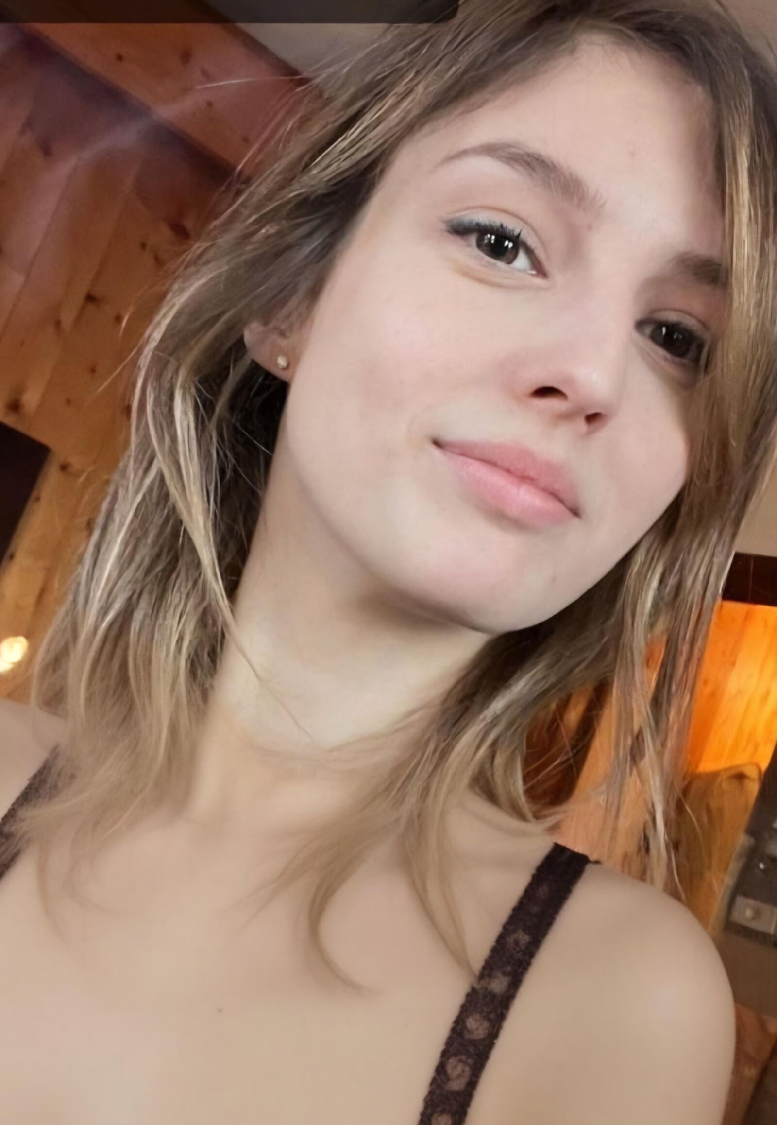 Eva Maigrichonne bcbg mais bien salope（フランスの熟女）
