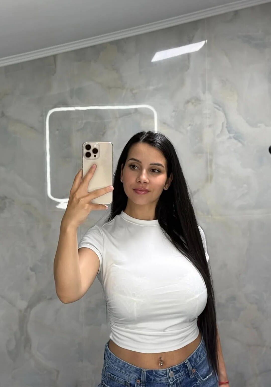 Camisas e tops