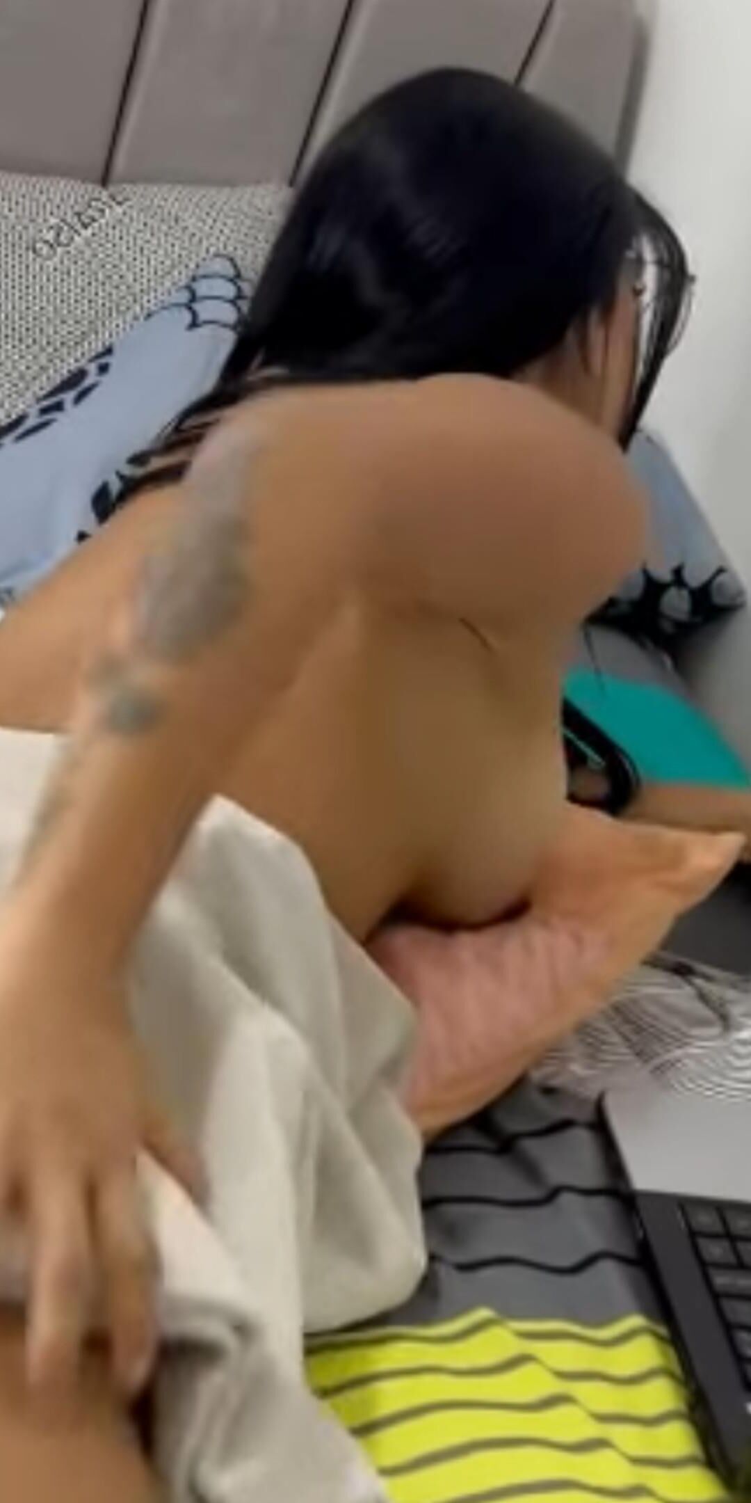 Side Tit