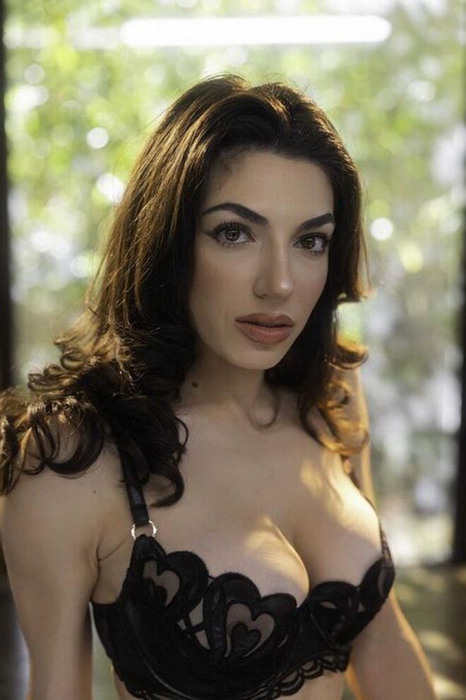 Darcie Dolce, Milana Ricci
