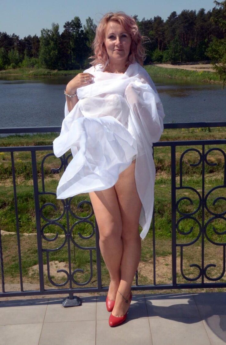 Anybody has seen her naked?