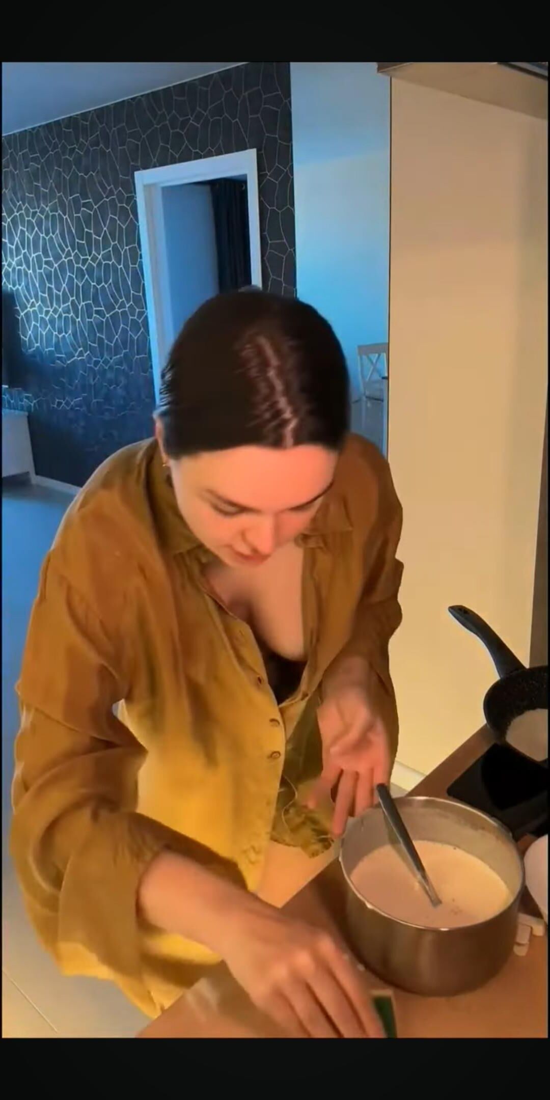 Kitchen downblouse