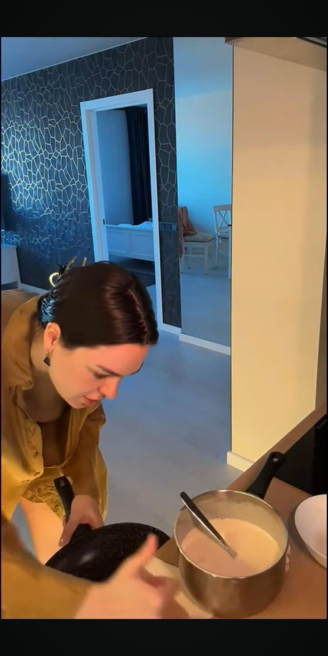 Kitchen downblouse