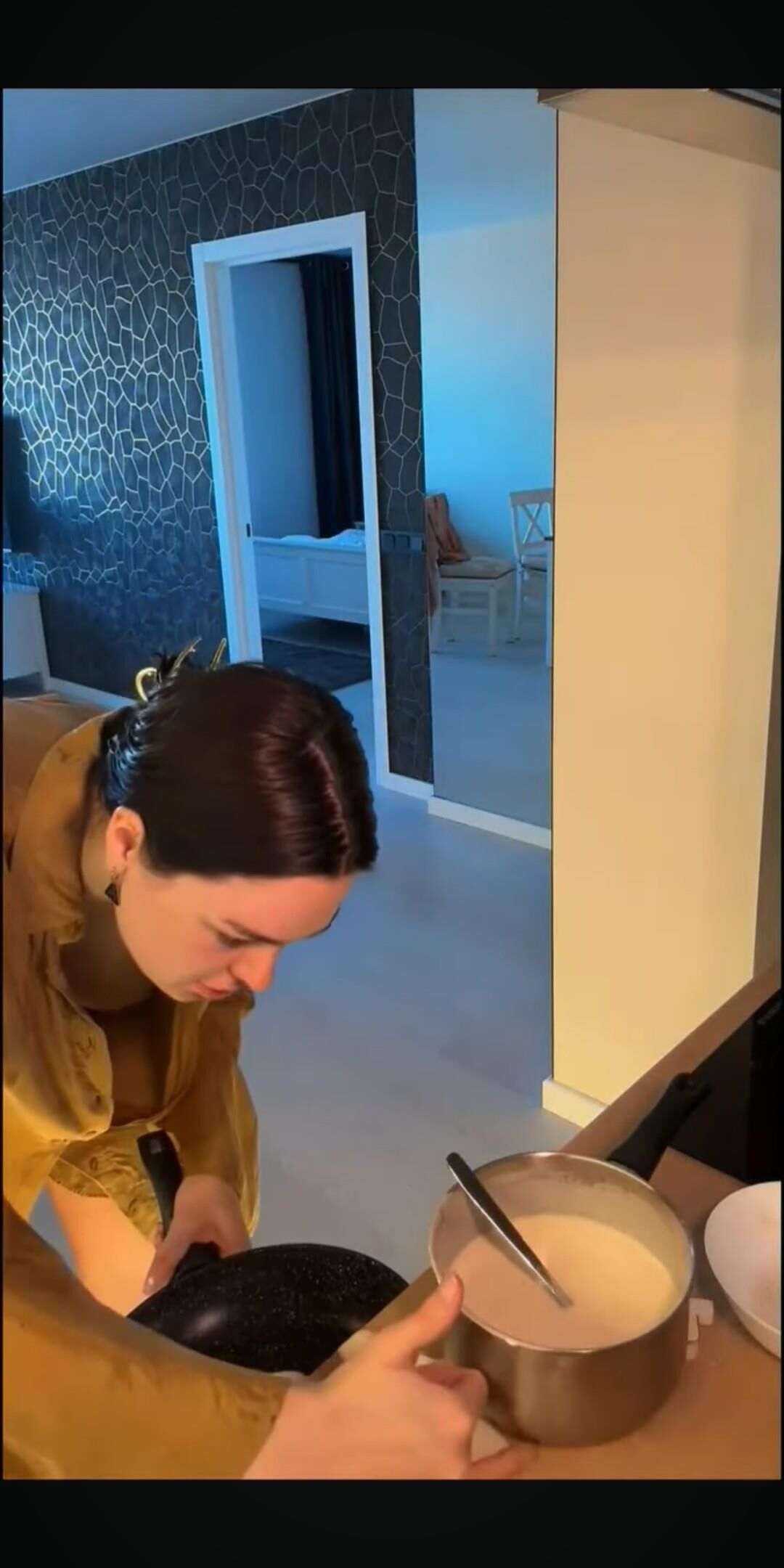 Kitchen downblouse