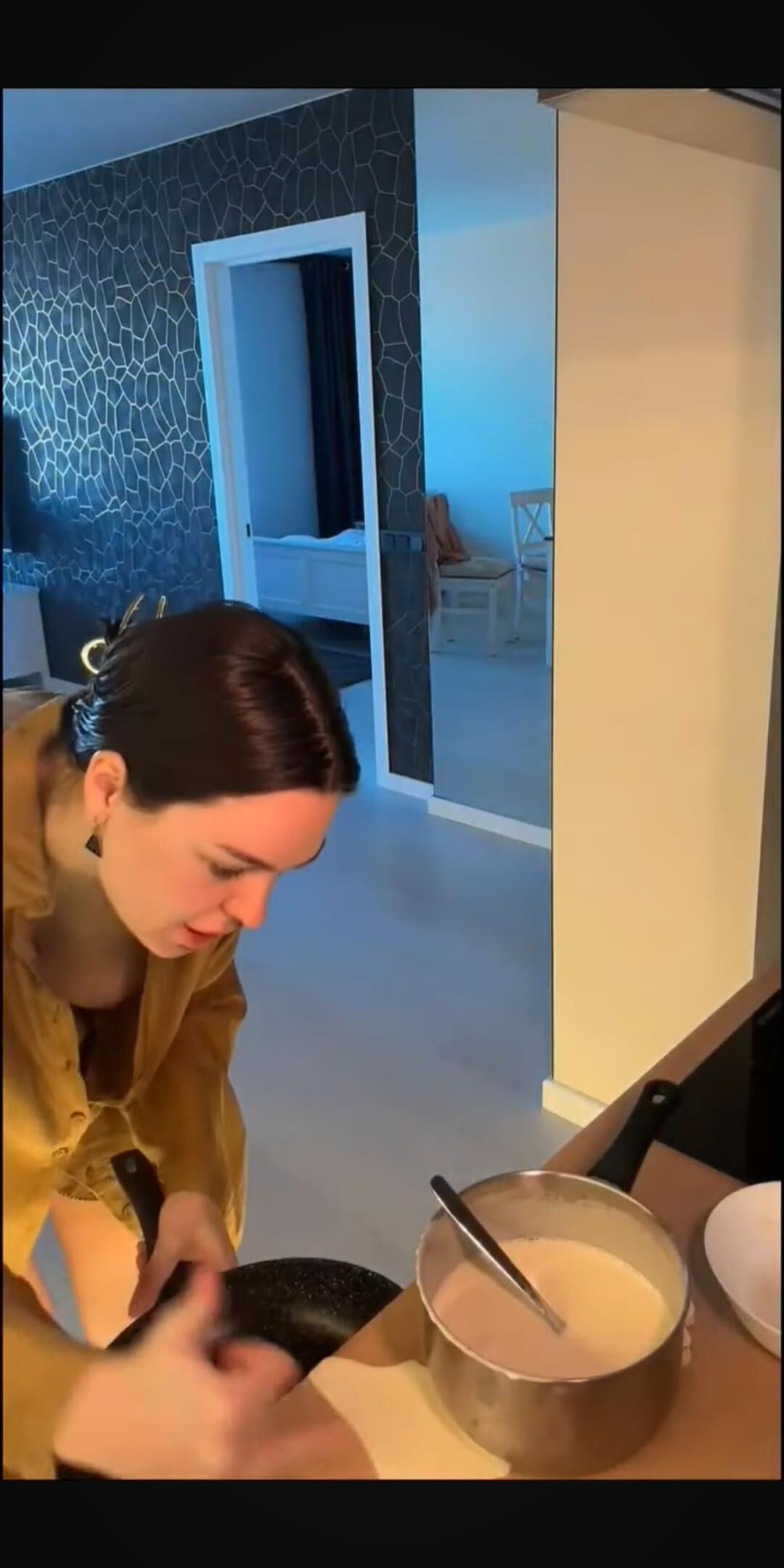 Kitchen downblouse