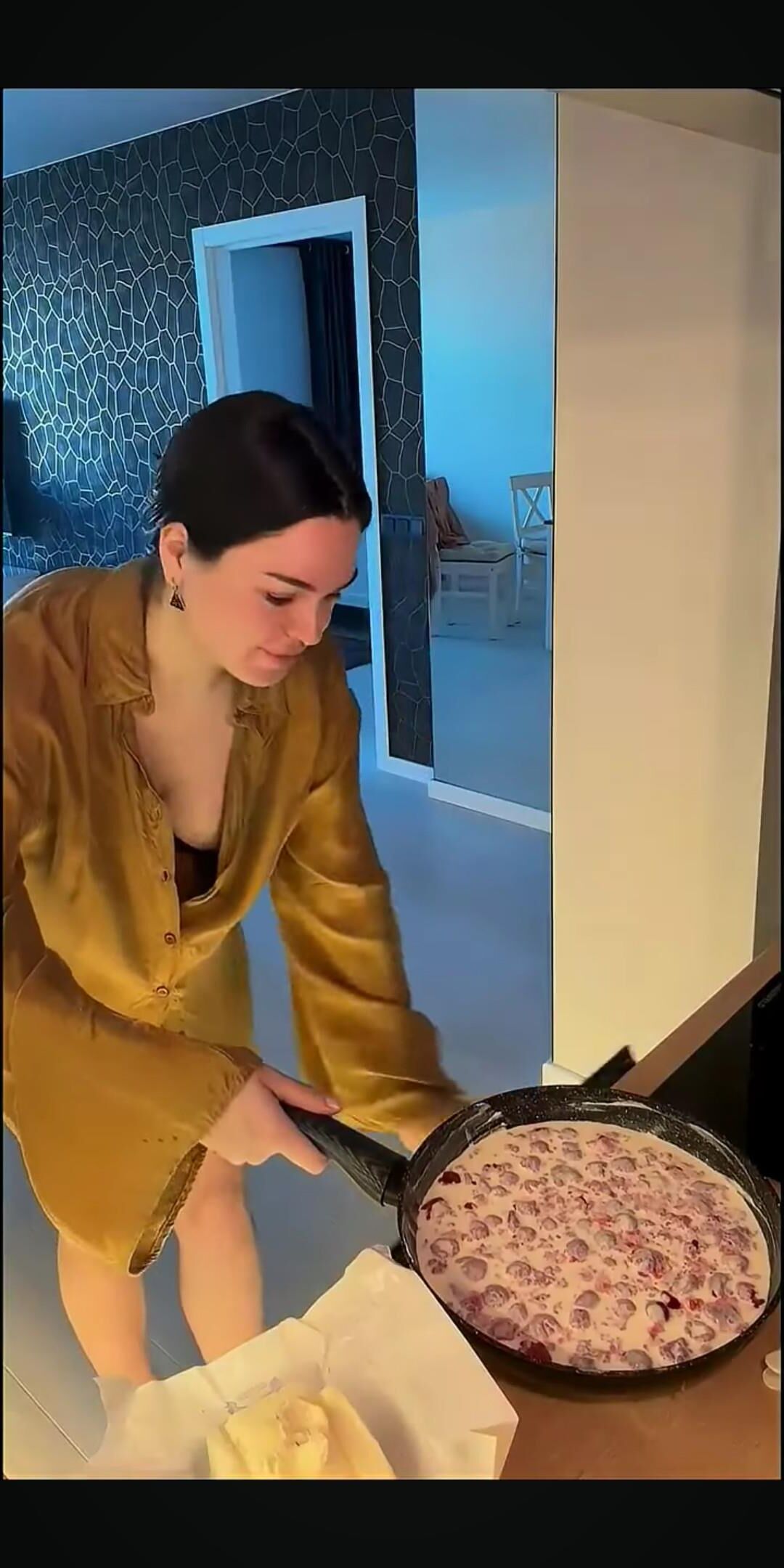 Kitchen downblouse