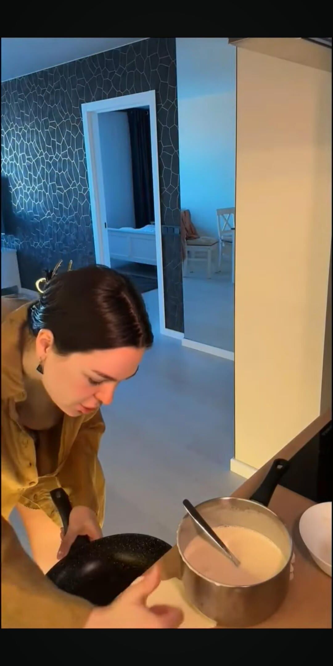Kitchen downblouse