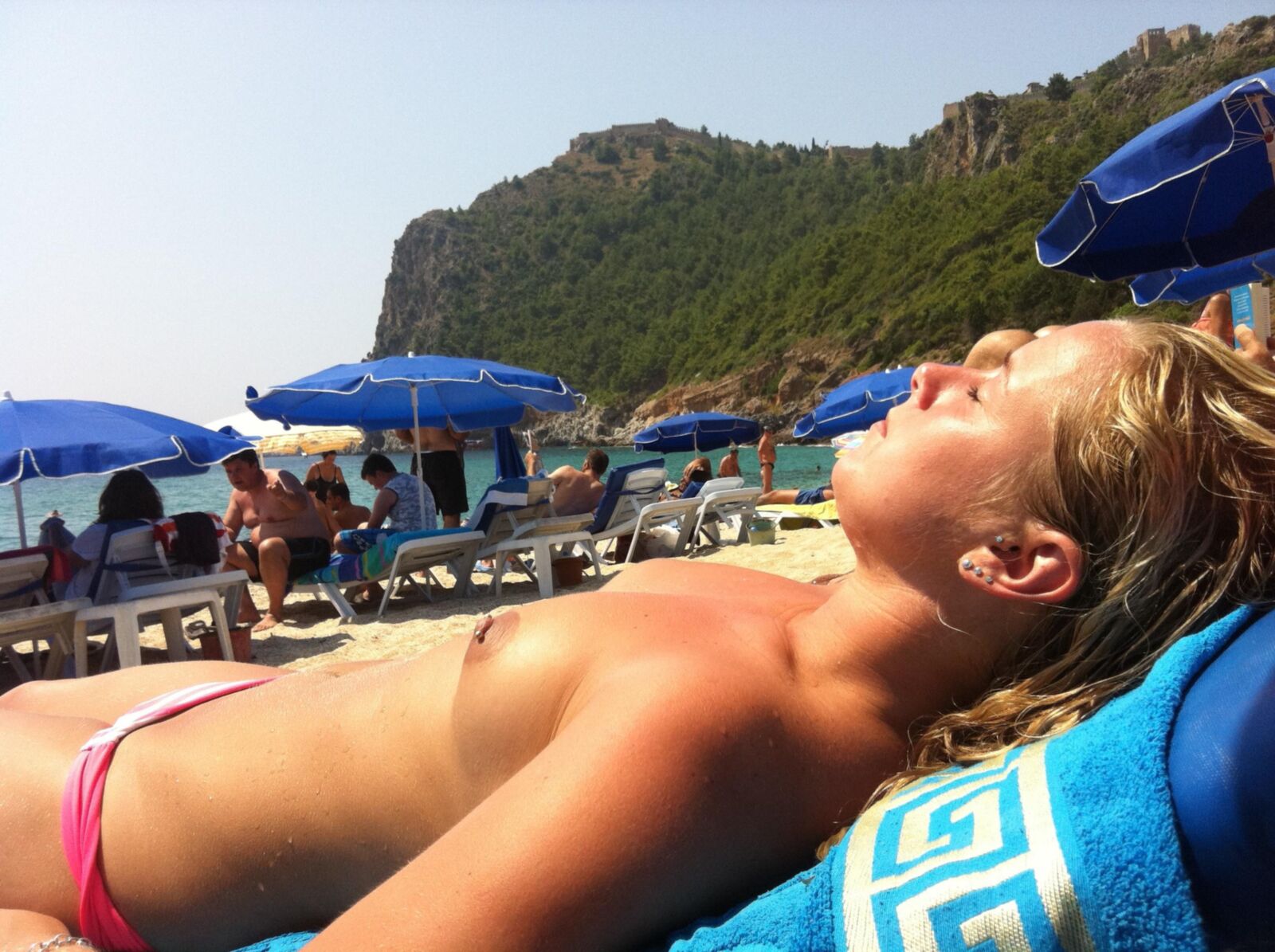 Beach boobs, topless tanner unaware Mix qq
