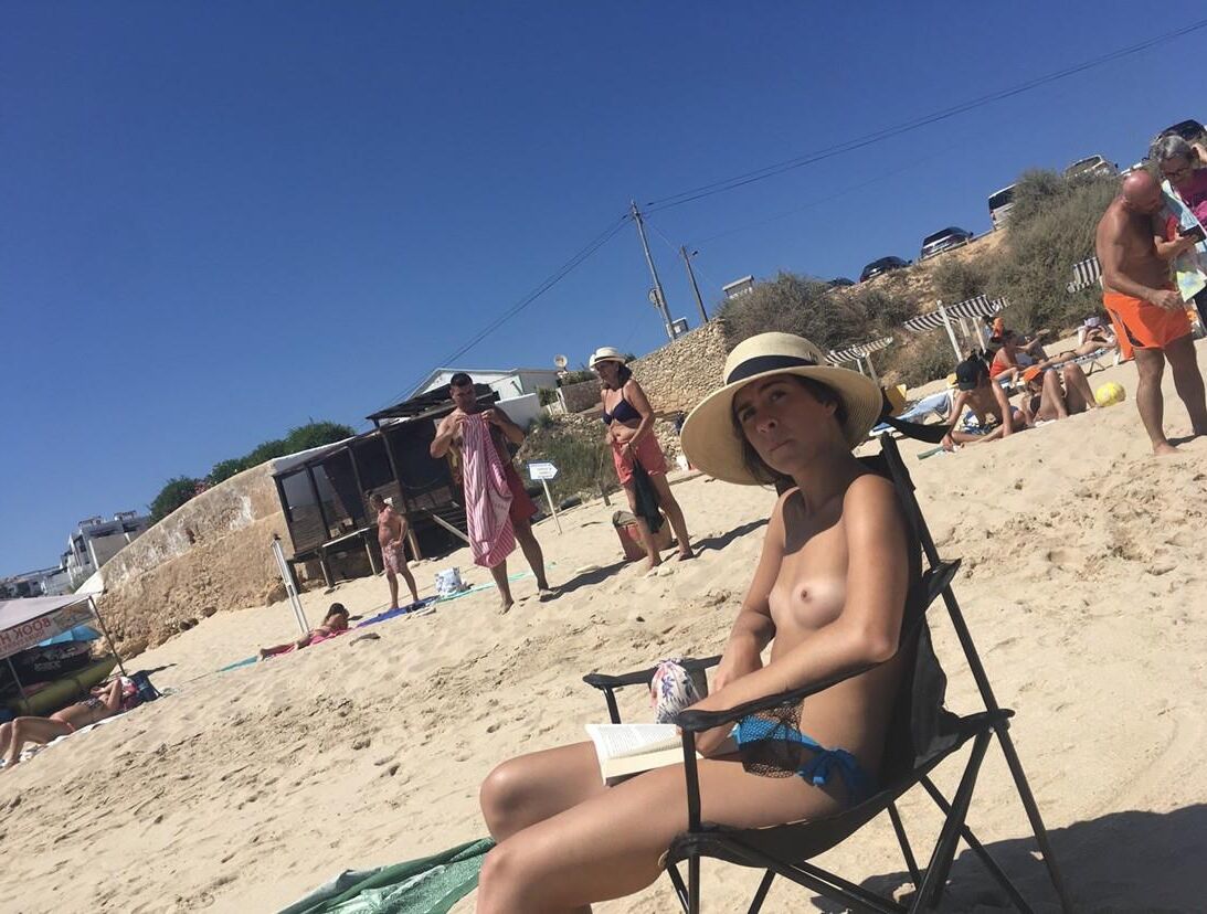 Beach boobs, topless tanner unaware Mix qq